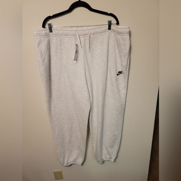 Women's Nike Sweatpants - Picture 1 of 3